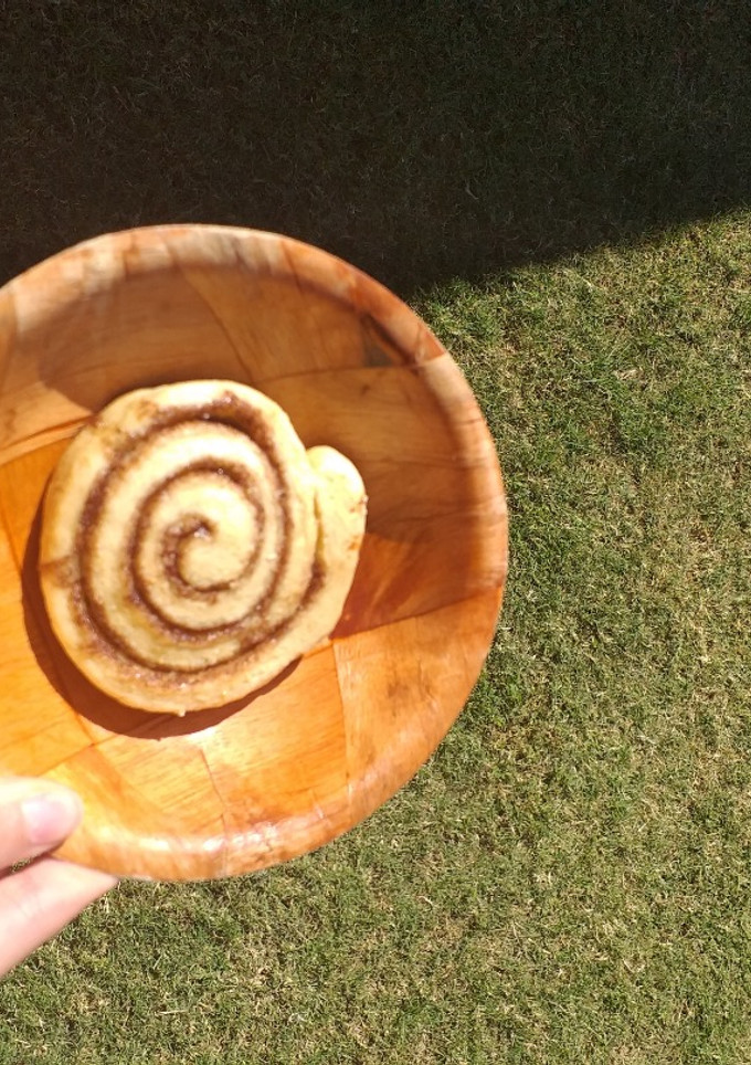 Una foto de Cinnamon rolls/Roles de canela
