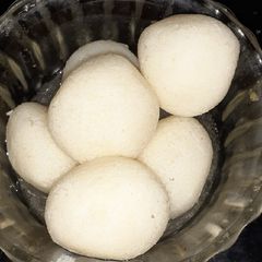 A picture of Bengali Rasgulla 😋.