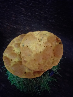 बेसन पापड़ी (Besan papdi recipe in Hindi) रेसिपी मुख्य फोटो