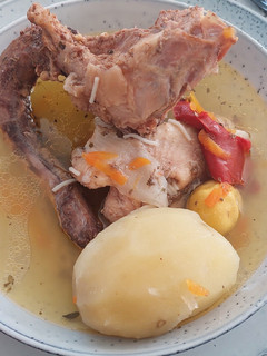 Una foto de Cazuela Chilena de Gallina de Campo