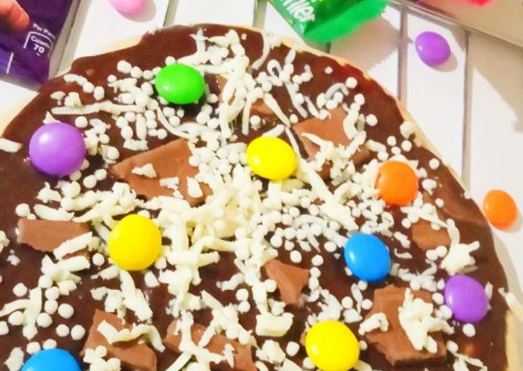 Recipe of Any-night-of-the-week Chocolate Pizza
