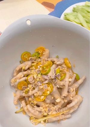 Hình của món Chân gà xả tắc.