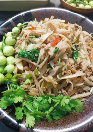 รูปของ ผัดหน่อไม้ดองใส่หมูสับ