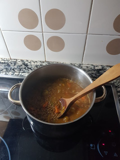 Una foto de Lentejas con morcilla de Burgos de mi madre