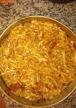 Una foto de Repollo al horno con salsa de pimentón y tomates confitados