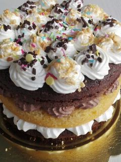 Foto di Naked cake bicolore