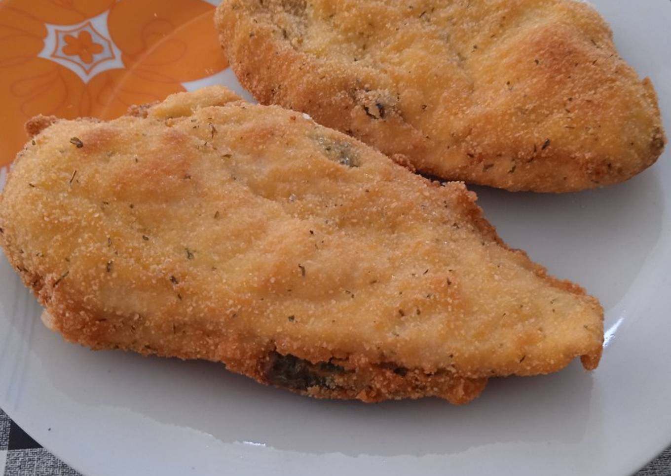 Pechugas rellenas de jamón, pimiento y roquefort