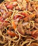 Tallarín saltado con pollo