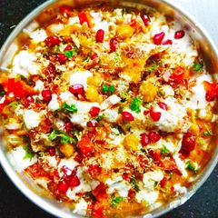 A picture of Chana Samosa Chaat.