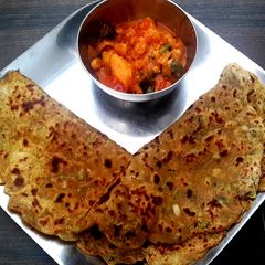 A picture of Lauki ka Thepla.