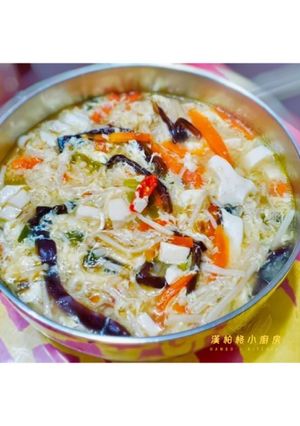 A picture of Homestyle Hot and Sour Soup.