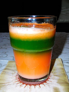 Una foto de Licuado en tres colores