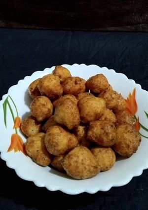 A picture of Urad Dal Vada.