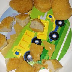 A picture of Tyson Chicken Nuggets Cooked in a FrenchMay Air fryer.
