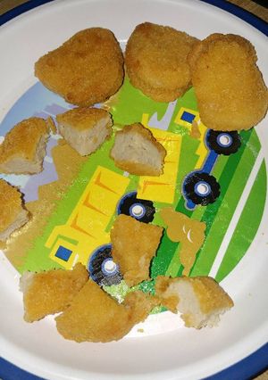 A picture of Tyson Chicken Nuggets Cooked in a FrenchMay Air fryer.