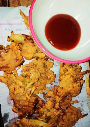 A picture of Vegetables pakoray.