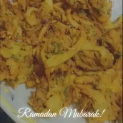 A picture of Aloo palak Pakora.