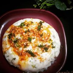 A picture of Masala khichu. (Gujarati breakfast).