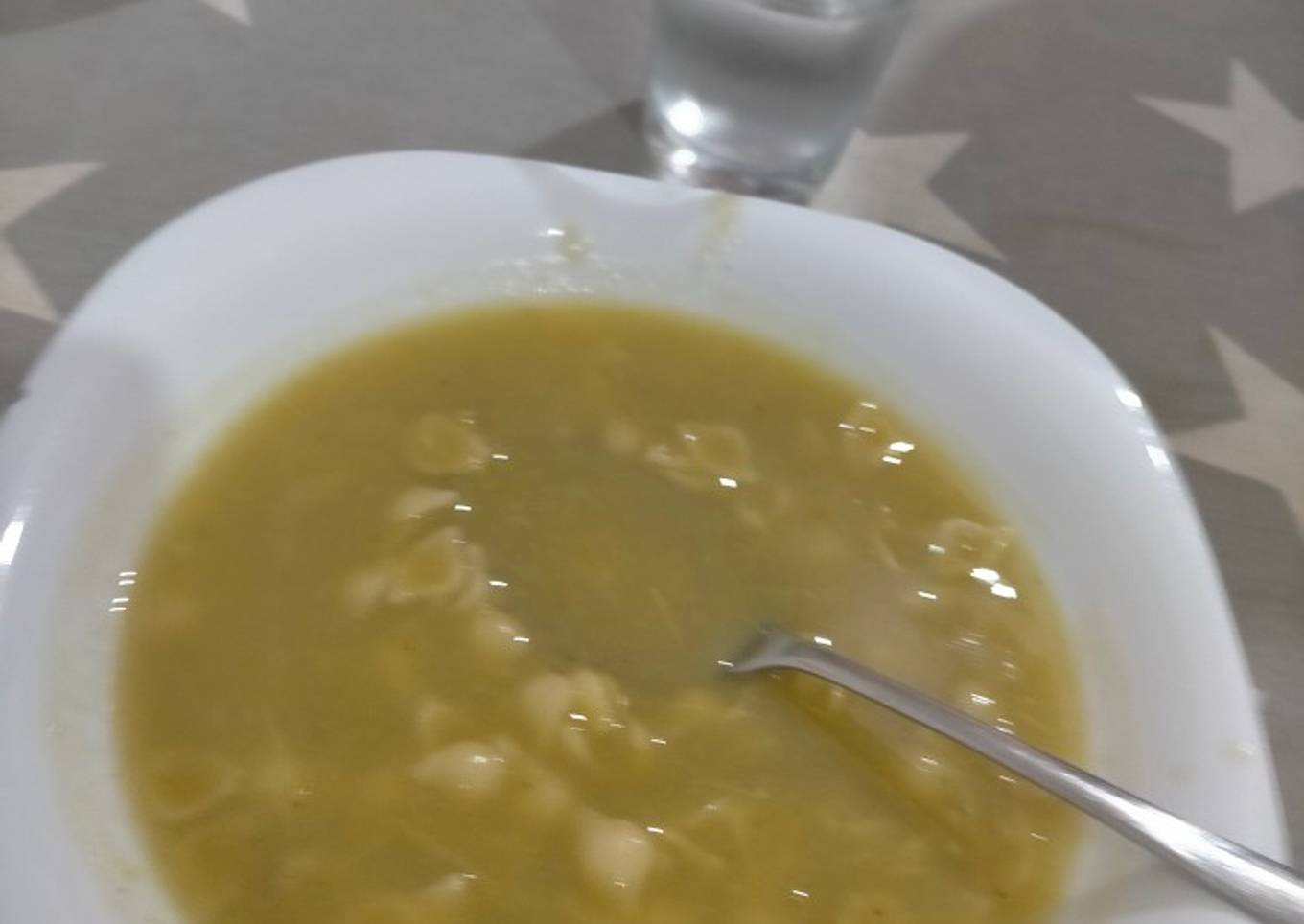 Sopa de pasta marisco