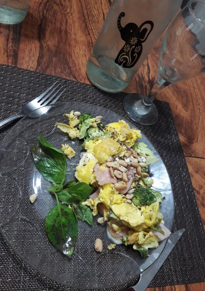 Una foto de Revuelto de brócoli queso y jamón