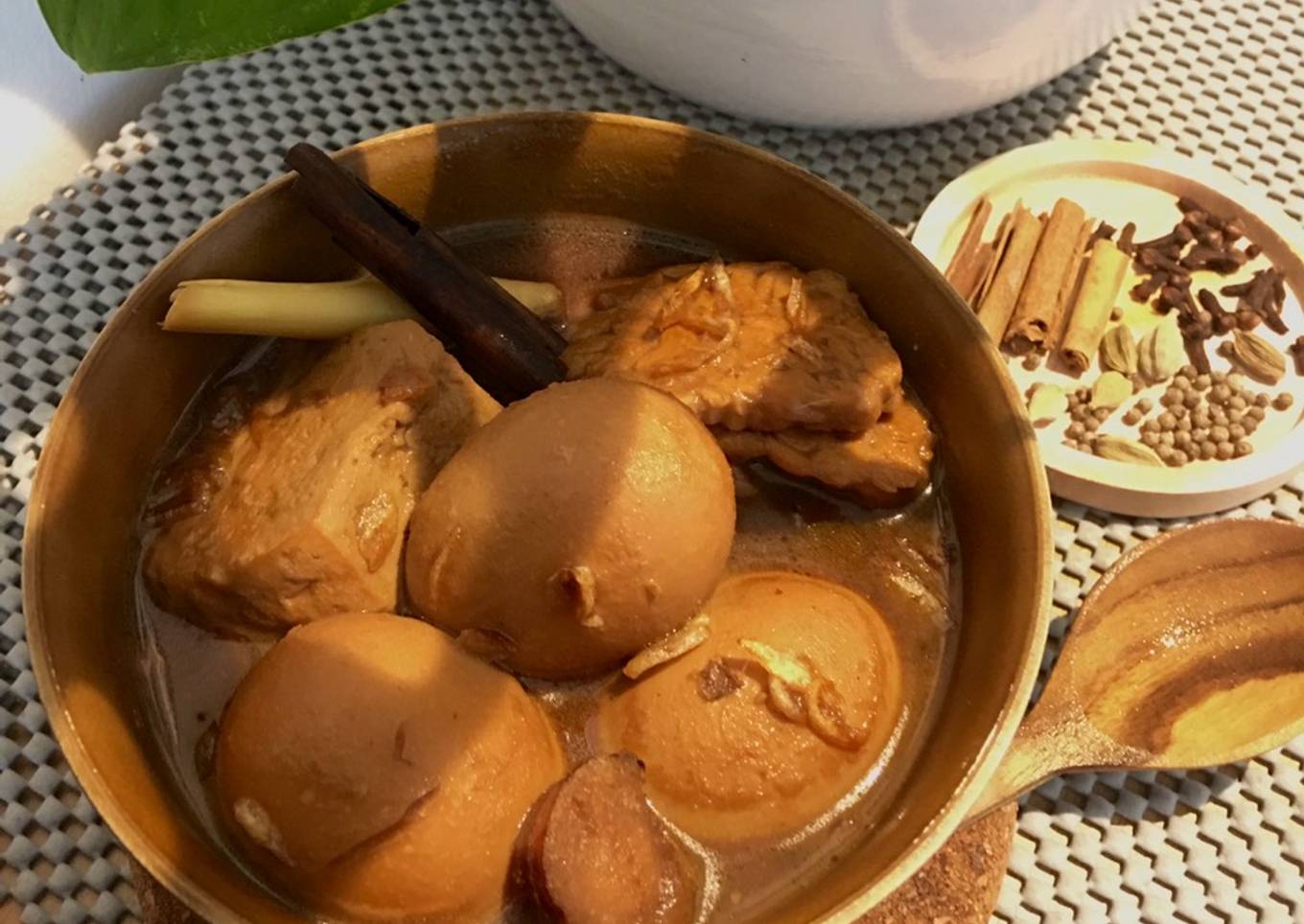 Semur khas betawi (telur,tahu,tempe)
