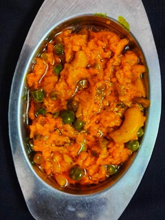 हल्दी मटर की सब्जी (haldi matar ki sabzi recipe in Hindi) रेसिपी मुख्य फोटो
