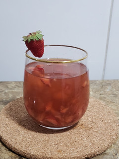 Una foto de Clery (ponche de fresas)