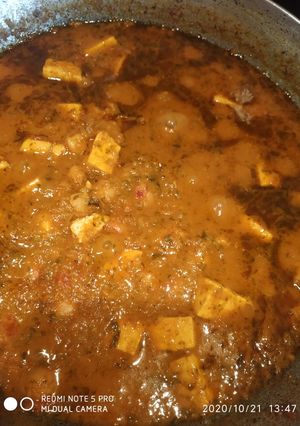 A picture of Paneer chana masala.