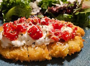 Foto de Panados de Frango com burrata e tomate