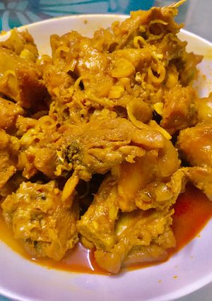 Hình của món Gà kho xả kiểu miền Nam.