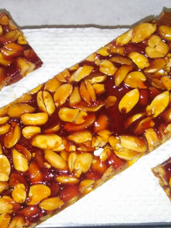 A picture of Peanut chikki.