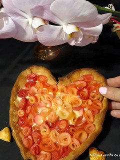 Una foto de ❤️ Corazón de rosas de manzana ❤️
