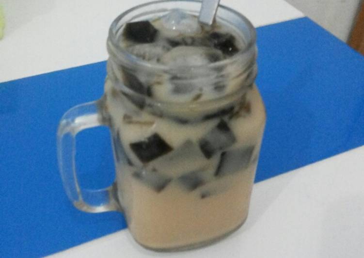 Resep Milk Tea Grass Jelly oleh Dapur Zizaw Cookpad