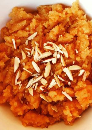A picture of Semolina pudding or toffee halwa.