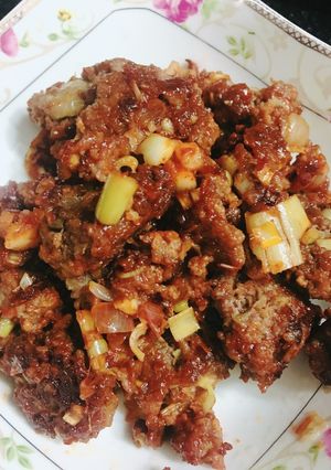 Hình của món Bò băm sốt cay.