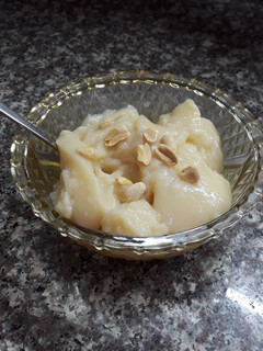 Una foto de Crema de maicena con leche de maní