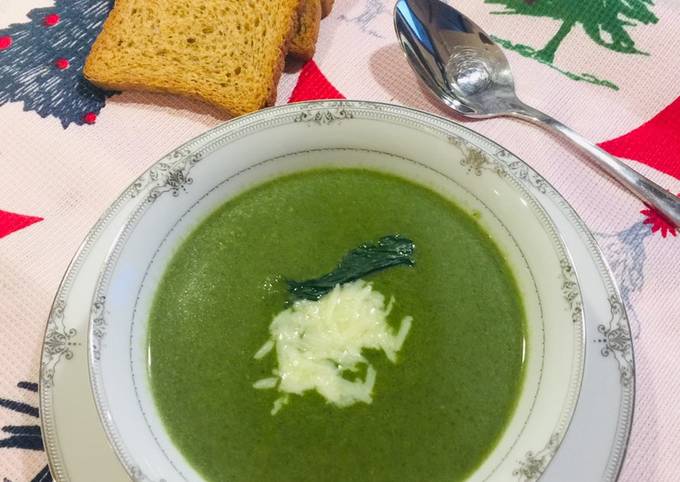 Le moyen le plus simple de Préparer Parfait Une bonne soupe aux
épinards 👌👌