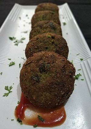 A picture of Spinach -Rice Tikki.