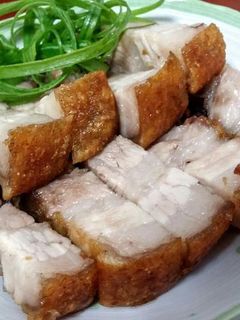 免烤箱脆皮燒肉 的食譜成品照片