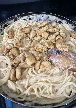 Una foto de Spaghettis (pasta) con crema de leche