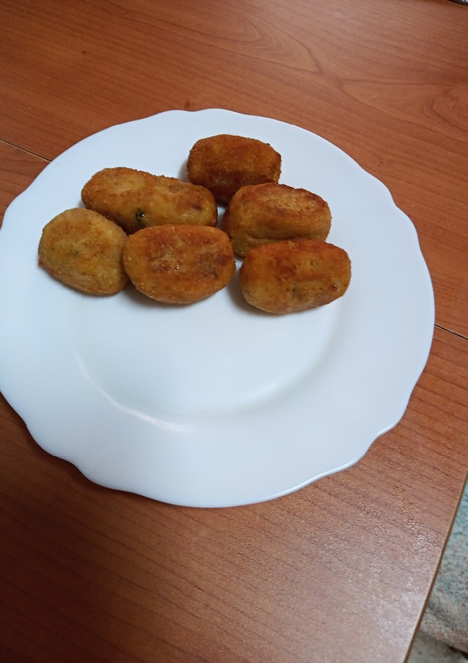Una foto de Croquetas de maíz, atún y huevo duro