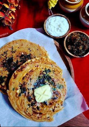 चूर चूर पनीर प्याज परांठा रेसिपी मुख्य फोटो
