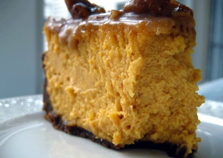 Recipe of Super Quick Homemade Pumpkin Cheesecake with Gingersnap crust & Praline Caramel topping