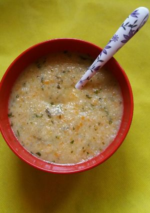 A picture of Oats rava khichdi.