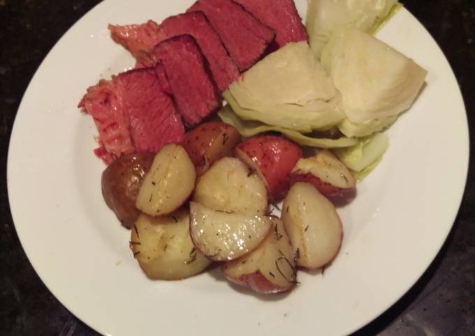 Step-by-Step Guide to Make Perfect Corned Beef &amp; Cabbage