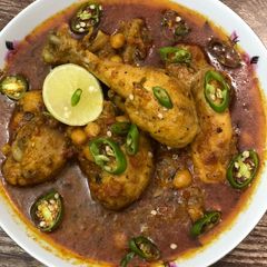A picture of Murgh choley.