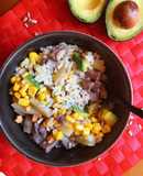 Poké de arroz integral y atún