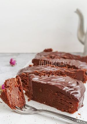 Une photo de Gâteau aux noisettes très chocolaté