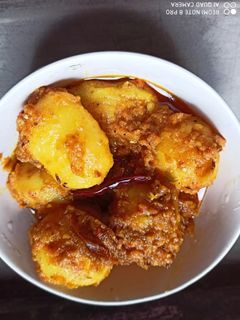 কাশ্মীরী আলুর দম(kashmiri aloor dum recipe in Bengali) রেসিপির প্রধান ছবি