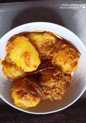কাশ্মীরী আলুর দম(kashmiri aloor dum recipe in Bengali) রেসিপির প্রধান ছবি